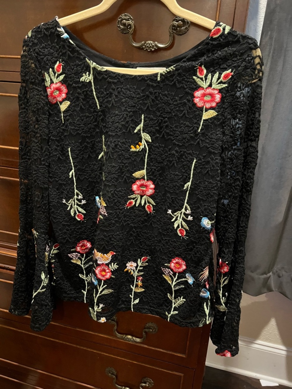 Solitaire Black Lace Top with Metallic Green Trim